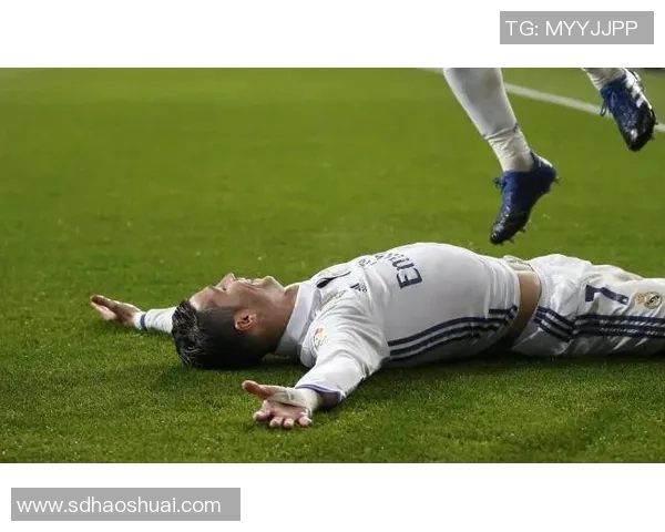 世界杯精彩对决皇马逆转AC米兰引爆全场激情瞬间分析