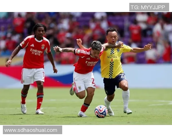 国王杯激战:拜仁险胜国米乌龙球成关键瞬间引发全场狂欢