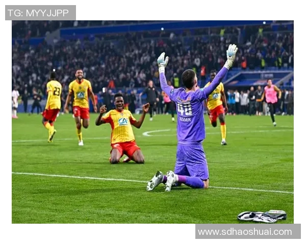 那不勒斯强势击败里昂3-0全场沸腾赛后精彩点评回顾